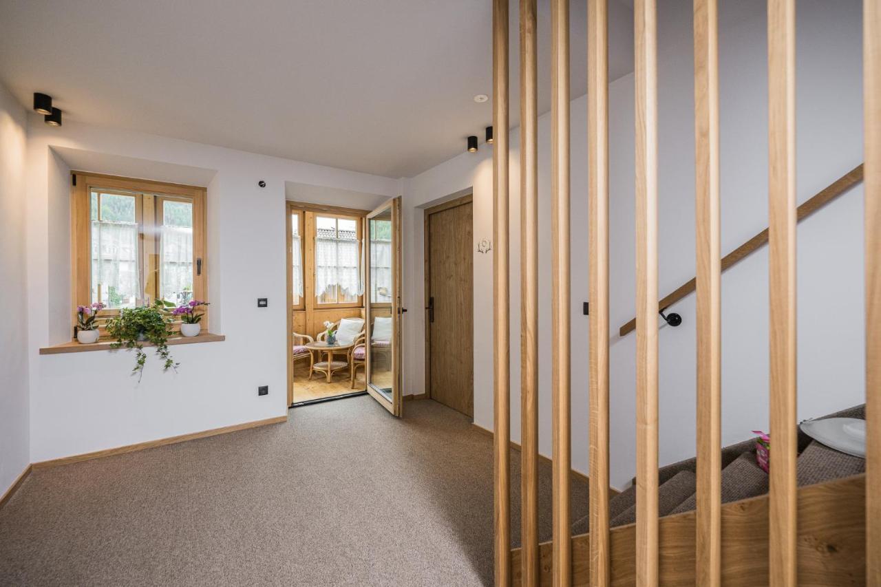Gasthof Albergo Dolomiten ไบรยัส ภายนอก รูปภาพ