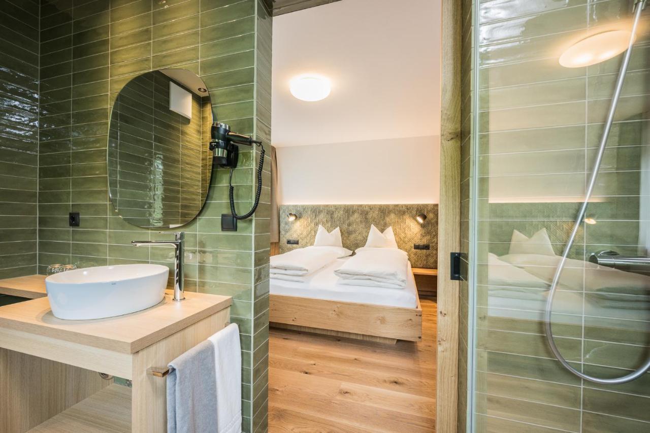 Gasthof Albergo Dolomiten ไบรยัส ภายนอก รูปภาพ
