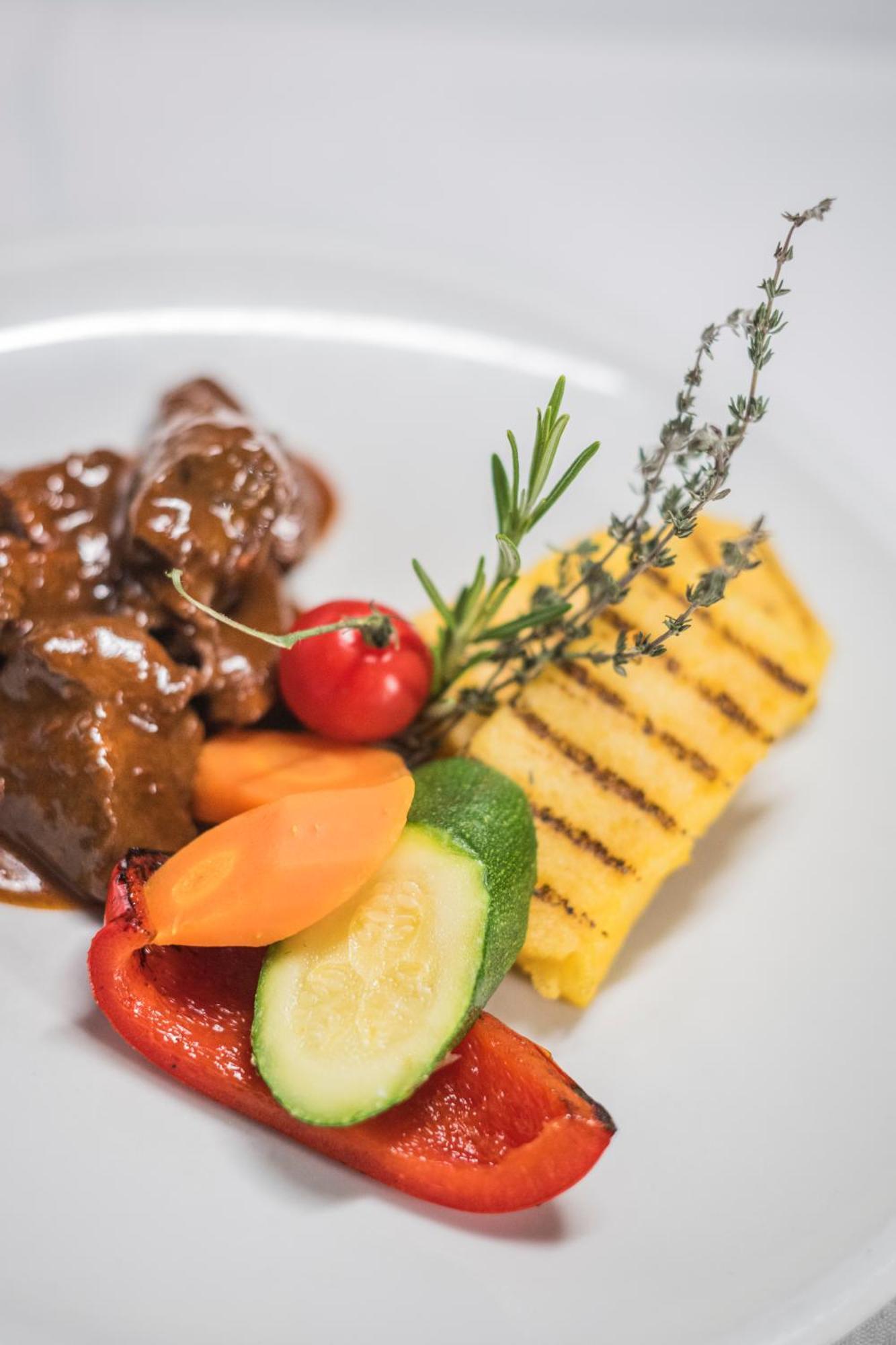 Gasthof Albergo Dolomiten ไบรยัส ภายนอก รูปภาพ