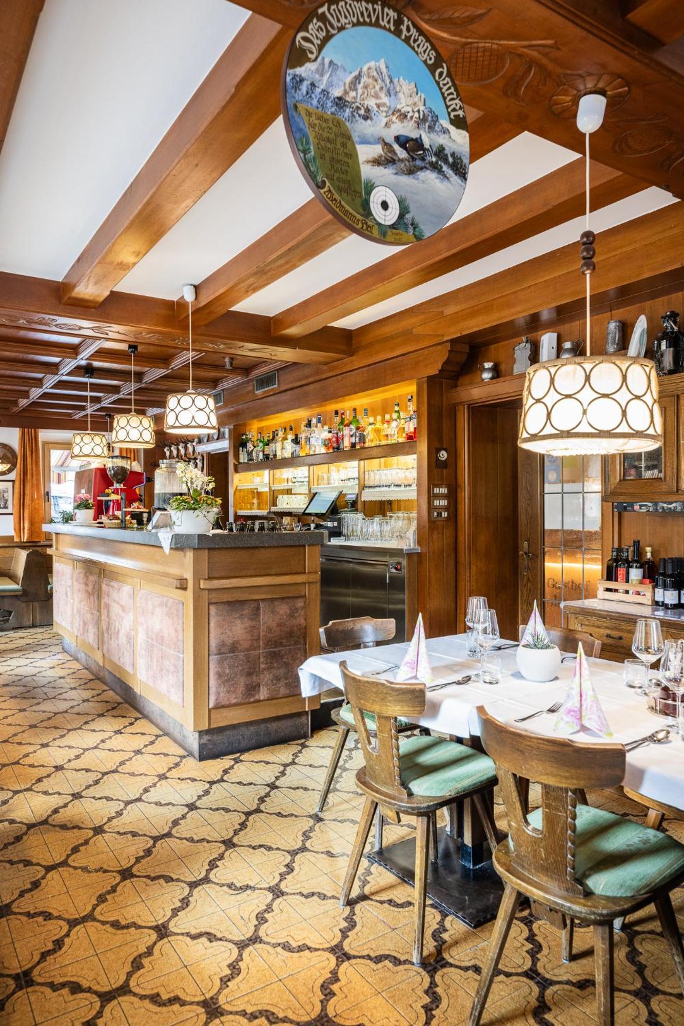 Gasthof Albergo Dolomiten ไบรยัส ภายนอก รูปภาพ